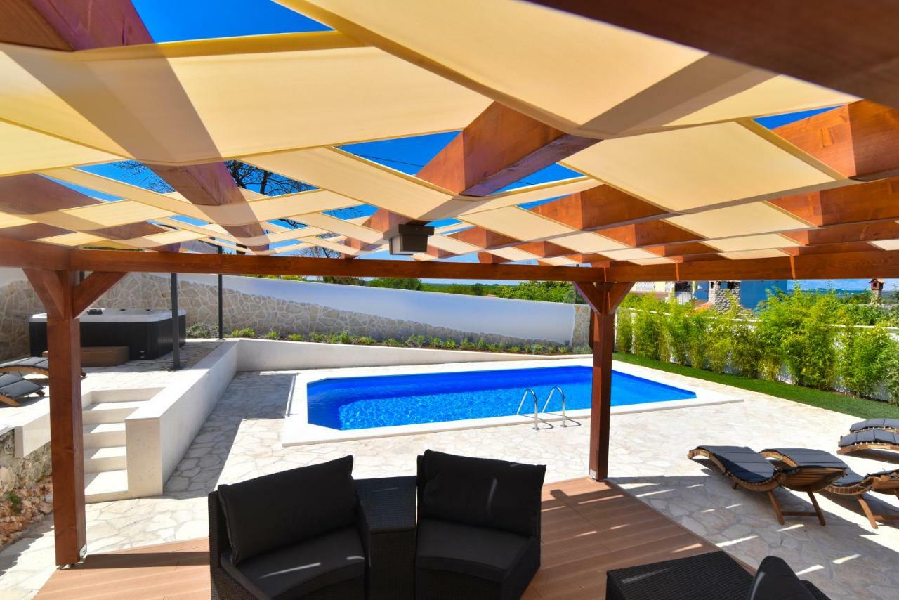 Sukošan Villa Village Idylle With Heated Pool, Sauna, Jacuzzy And Private Parking מראה חיצוני תמונה