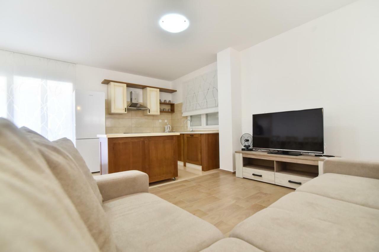 Sukošan Villa Village Idylle With Heated Pool, Sauna, Jacuzzy And Private Parking מראה חיצוני תמונה