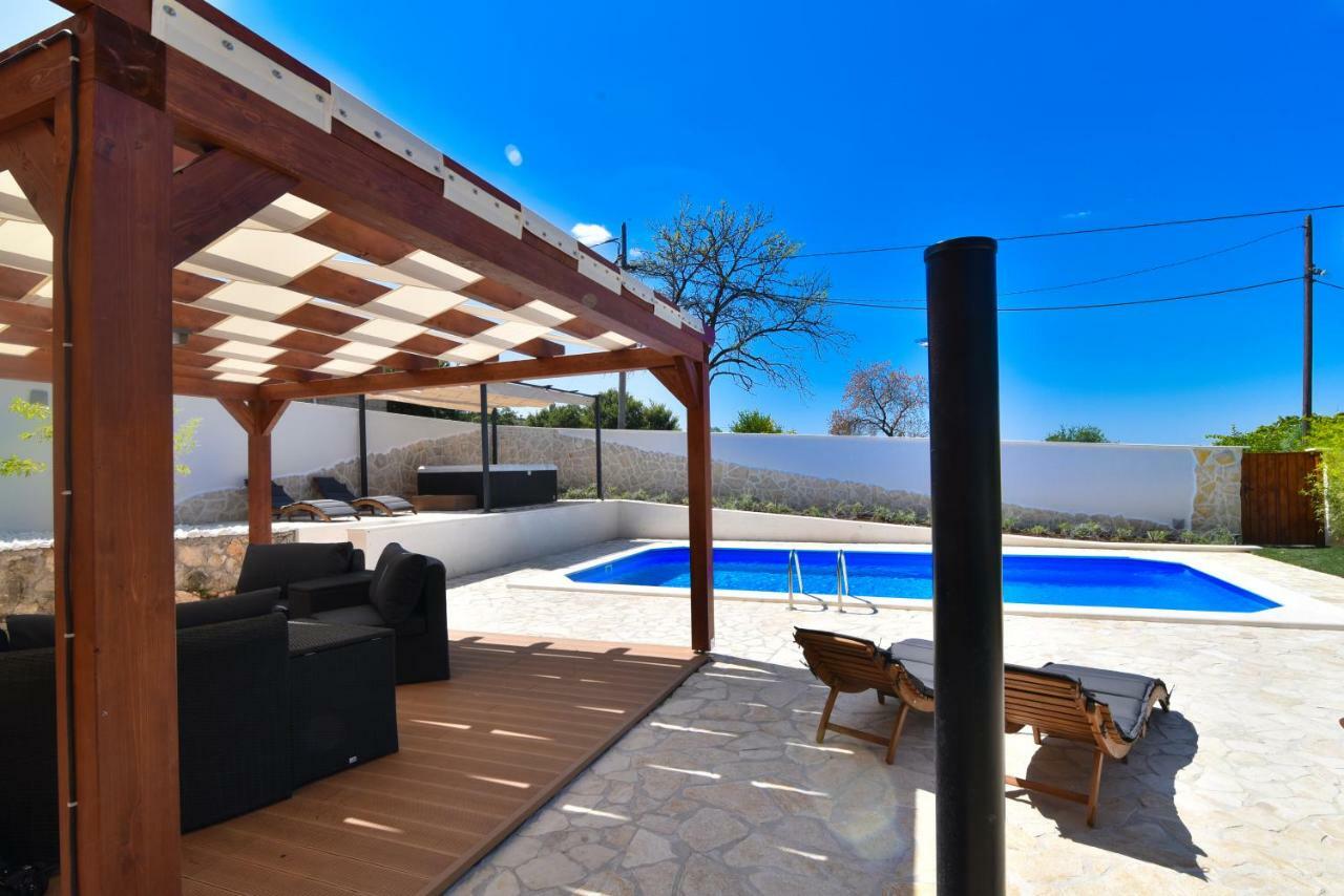 Sukošan Villa Village Idylle With Heated Pool, Sauna, Jacuzzy And Private Parking מראה חיצוני תמונה