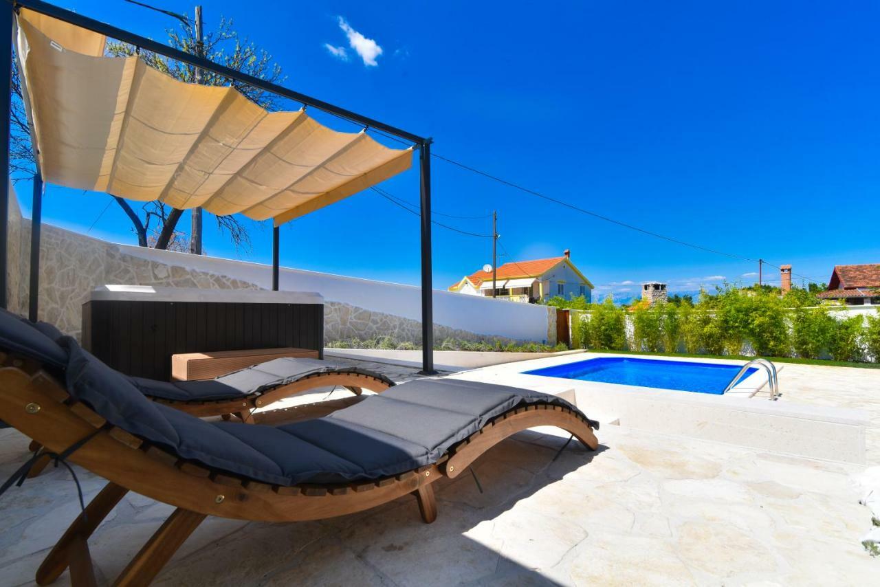 Sukošan Villa Village Idylle With Heated Pool, Sauna, Jacuzzy And Private Parking מראה חיצוני תמונה
