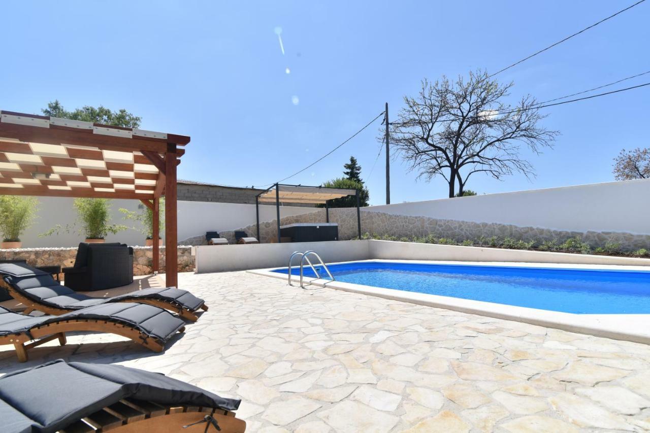 Sukošan Villa Village Idylle With Heated Pool, Sauna, Jacuzzy And Private Parking מראה חיצוני תמונה