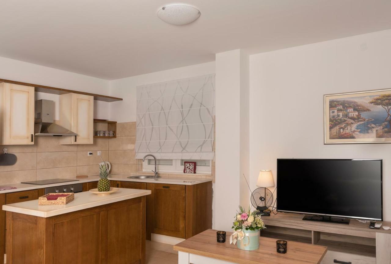 Sukošan Villa Village Idylle With Heated Pool, Sauna, Jacuzzy And Private Parking מראה חיצוני תמונה