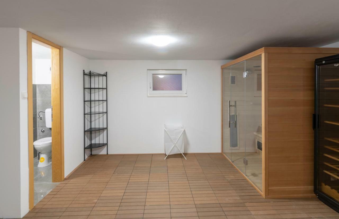 Sukošan Villa Village Idylle With Heated Pool, Sauna, Jacuzzy And Private Parking מראה חיצוני תמונה