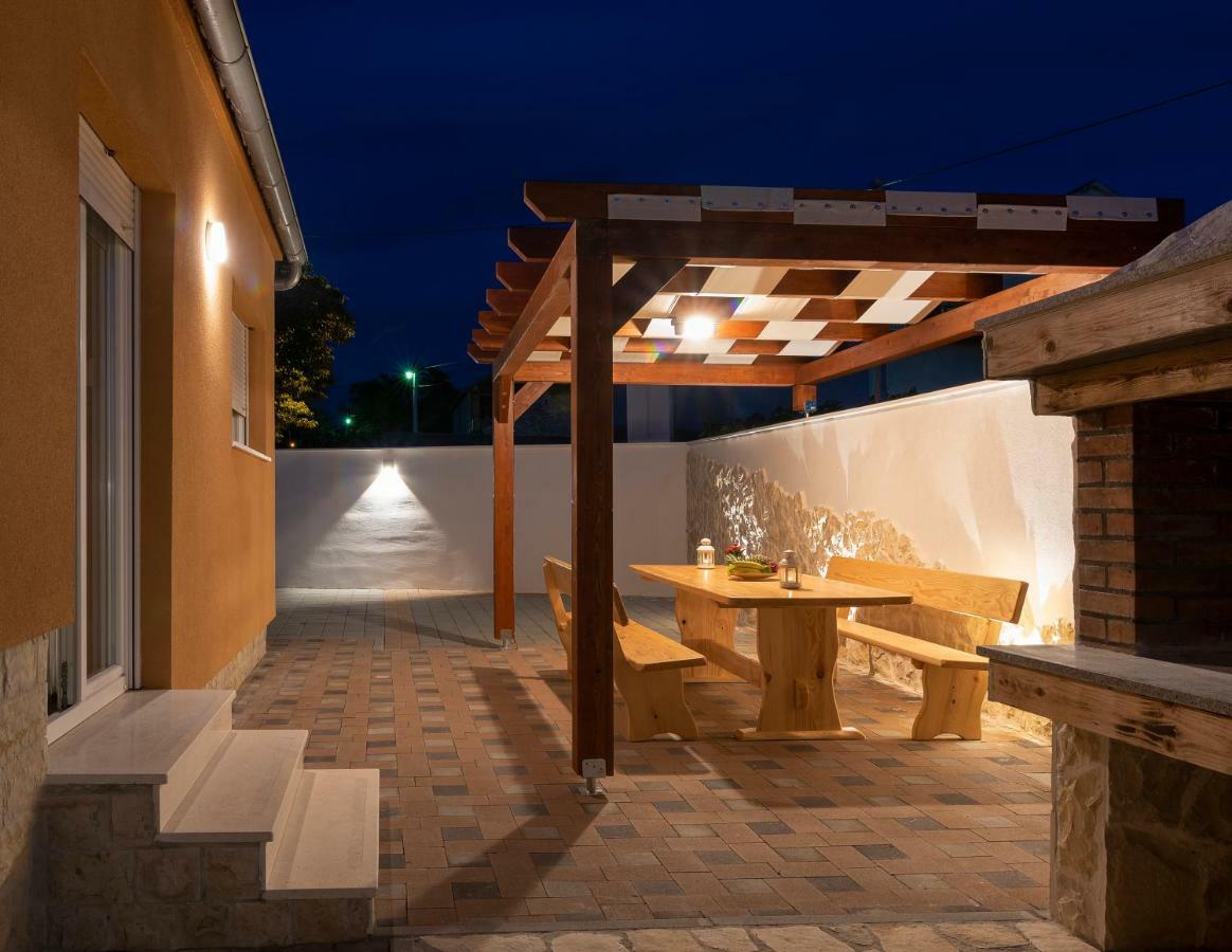 Sukošan Villa Village Idylle With Heated Pool, Sauna, Jacuzzy And Private Parking מראה חיצוני תמונה