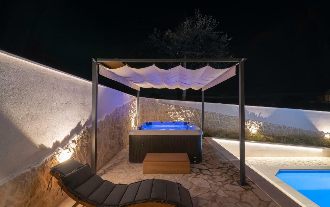 Sukošan Villa Village Idylle With Heated Pool, Sauna, Jacuzzy And Private Parking מראה חיצוני תמונה