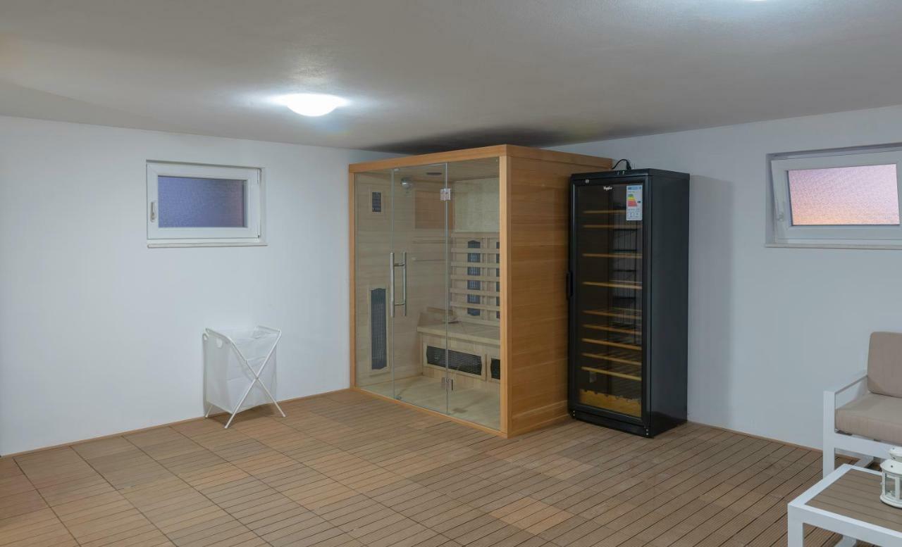 Sukošan Villa Village Idylle With Heated Pool, Sauna, Jacuzzy And Private Parking מראה חיצוני תמונה